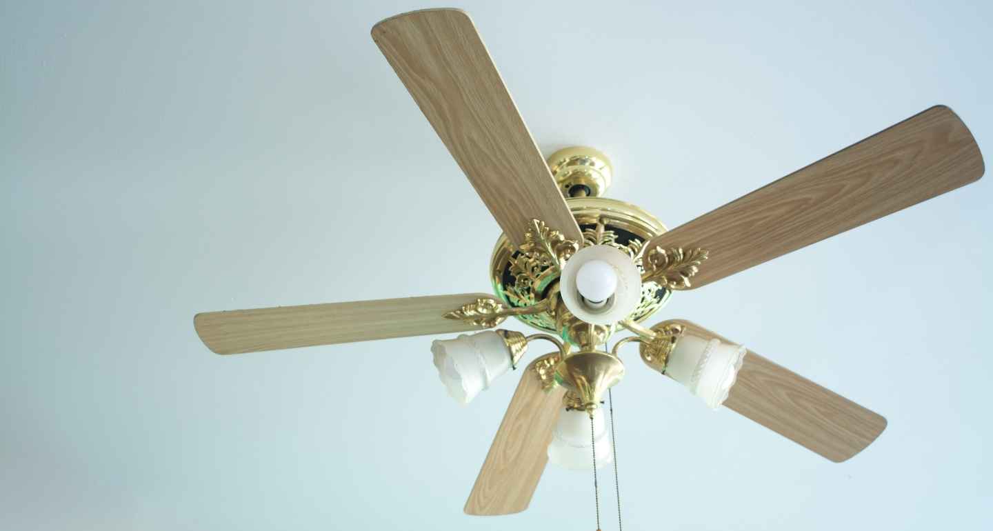 Top-Ceiling-Fans-with-Light-in-India