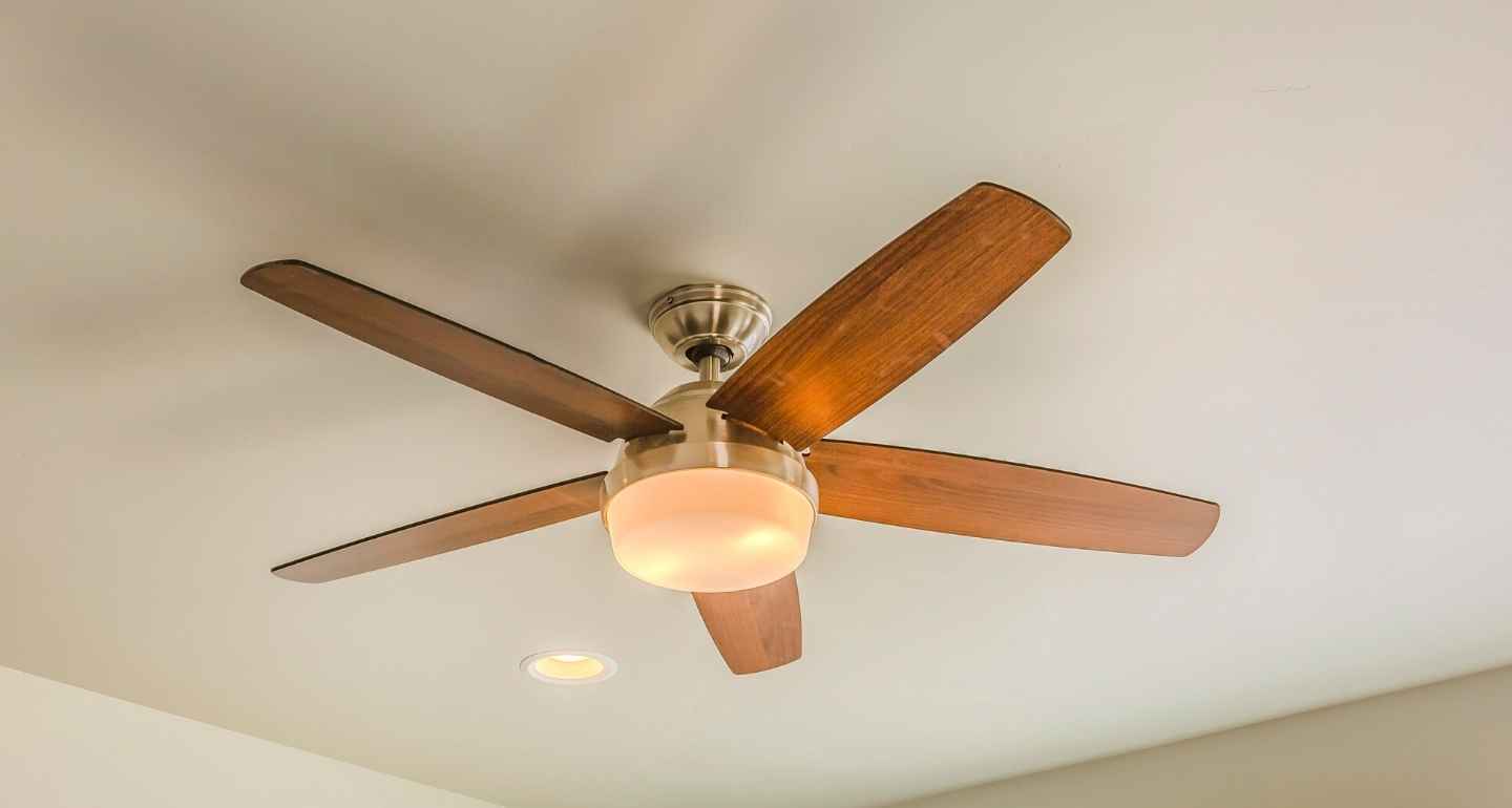 Top-Ceiling-Fans-with-Lights-India